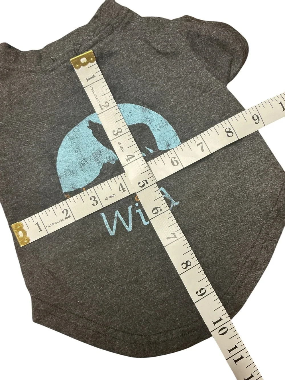 Dog 'Live Your Wild' Graphic Tee in wolf Mountains Moon